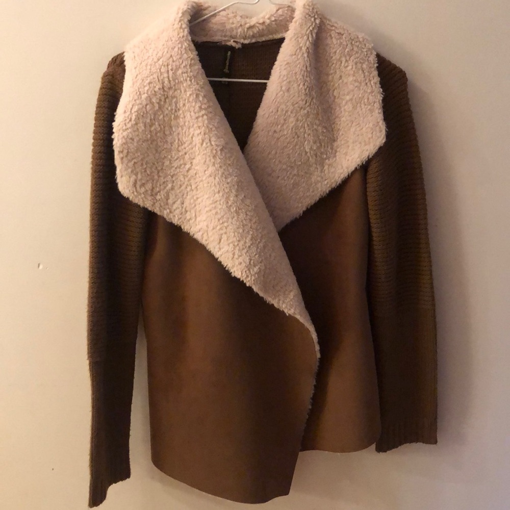Barely worn waterfall cardigan with faux fur